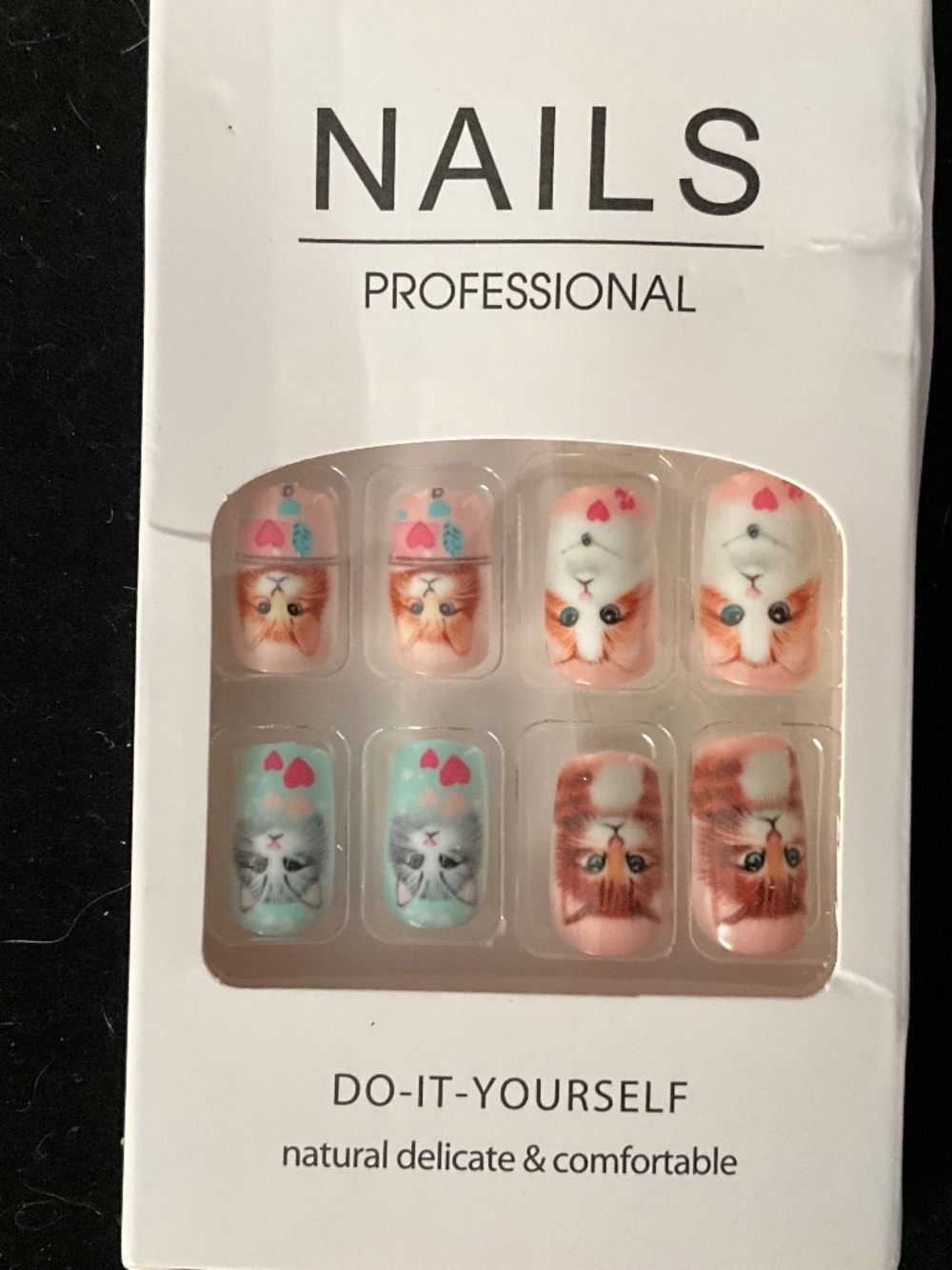 💅 Press-On Nail Set — Cute Cat Faces  Adorable cat-themed press-on nails featur